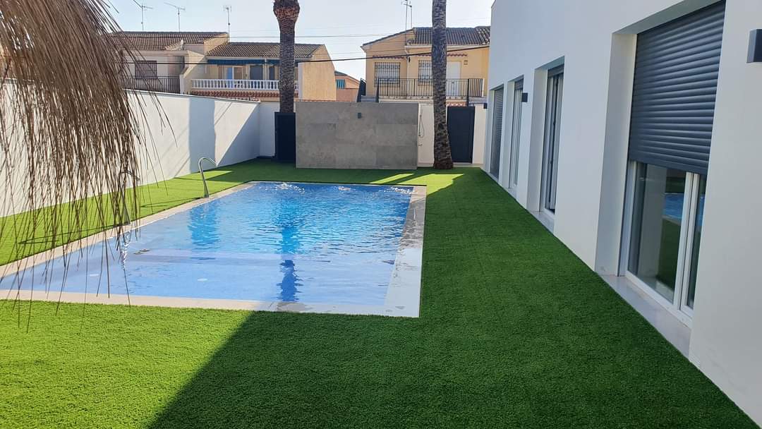 Chalet con piscina donde se realizó la instalación eléctrica